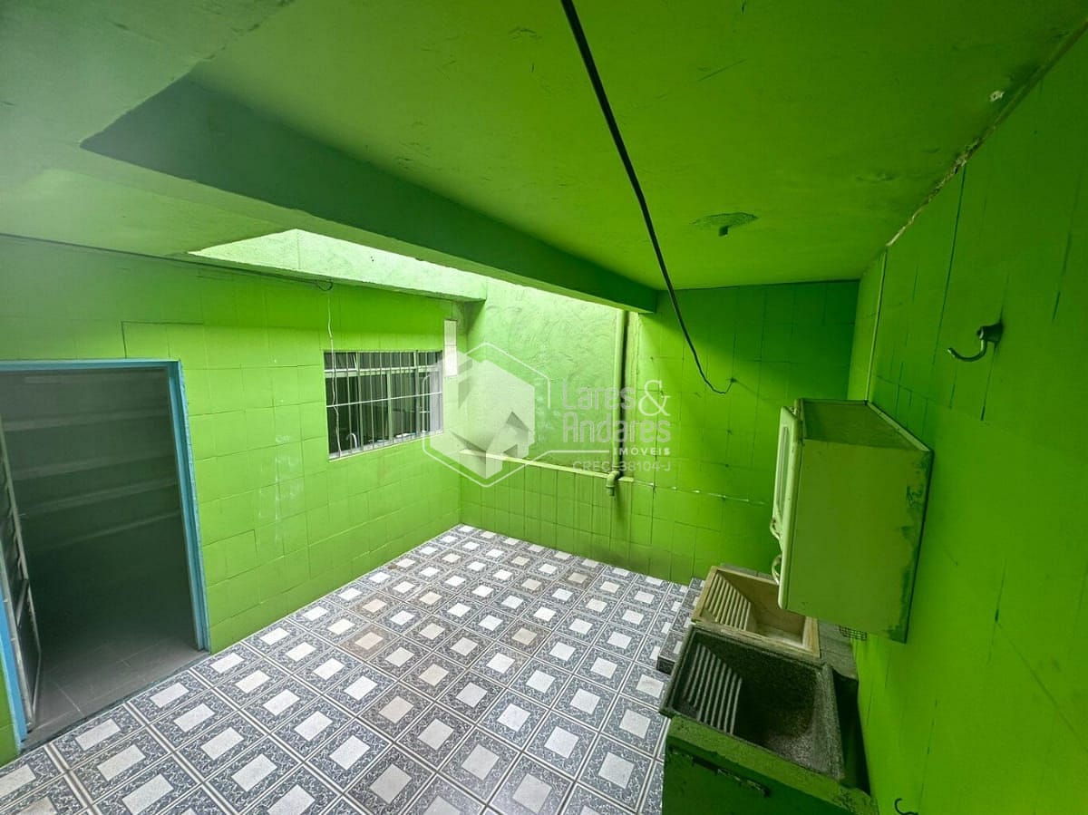 Casa à venda com 4 quartos, 200m² - Foto 9