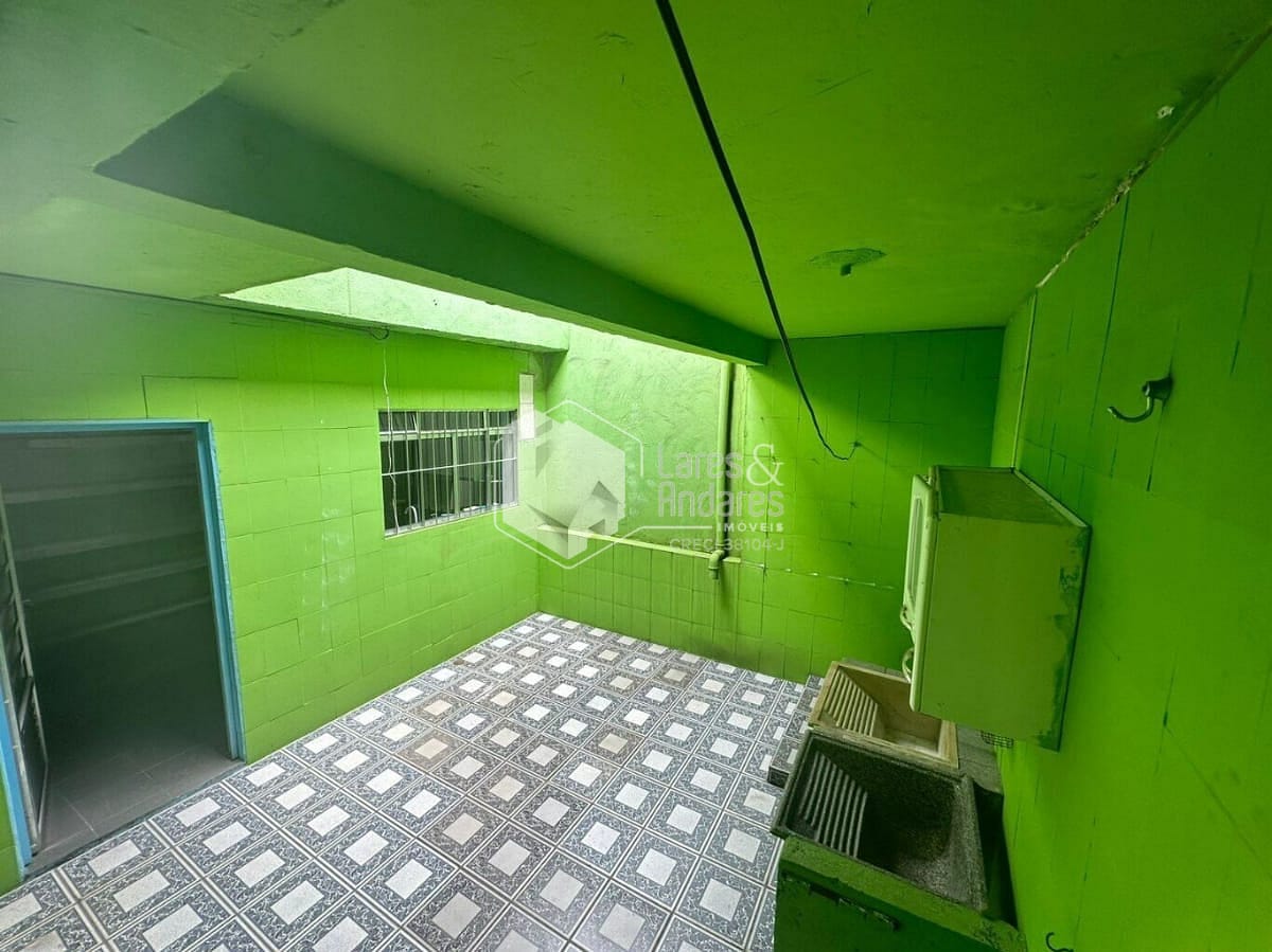 Casa à venda com 4 quartos, 200m² - Foto 34