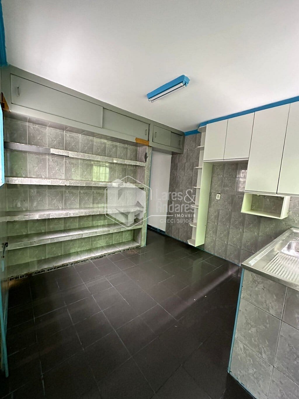 Casa à venda com 4 quartos, 200m² - Foto 4