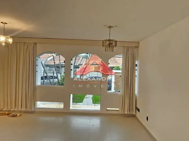 Casa com 250m² 3 quartos e 2 banheiros, para alugar, no bairro Residencial Planalto em São José Dos Campos