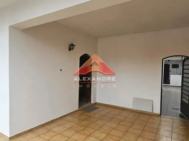 Casa com 250m² 3 quartos e 2 banheiros, para alugar, no bairro Residencial Planalto em São José Dos Campos
