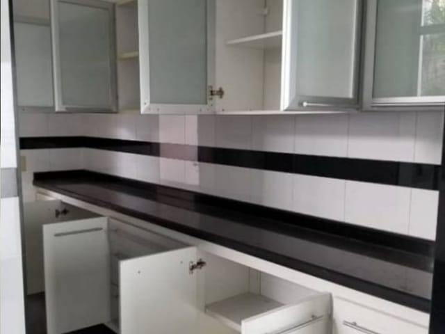 Casa com 850m², para alugar, no bairro Alphaville Residencial Um em Barueri