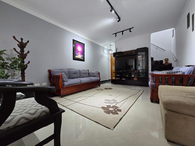 Casa com 150m² 3 quartos e 5 banheiros, à venda, no bairro Vila Mazzei em São Paulo