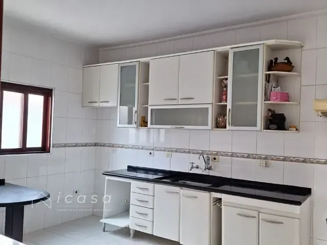 Casa com 250m² 3 quartos e 2 banheiros, à venda, no bairro Urbanova em São José dos Campos