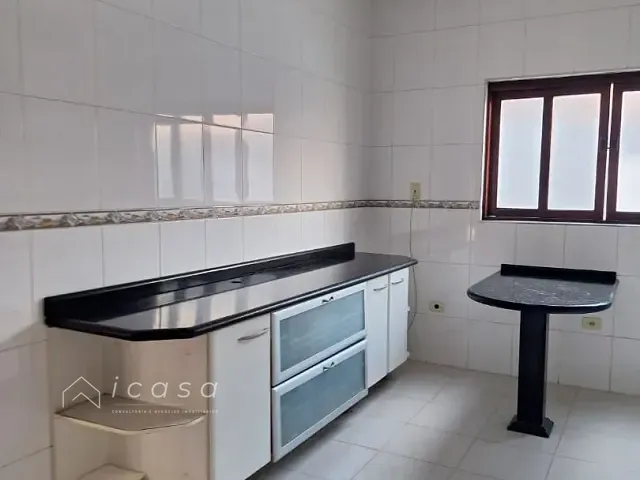 Casa com 250m² 3 quartos e 2 banheiros, à venda, no bairro Urbanova em São José dos Campos