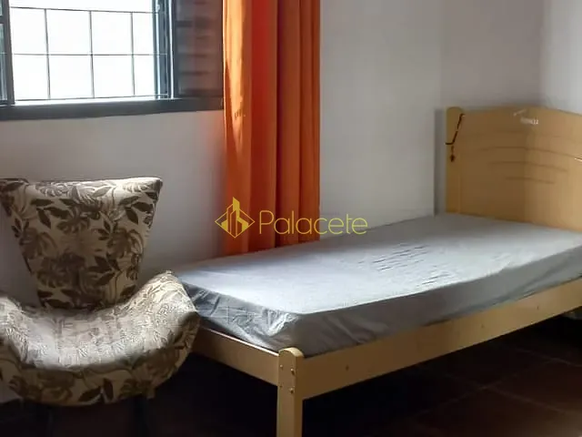 Casa com 250m² 2 quartos e 2 banheiros, à venda, no bairro Residencial Pasin em Pindamonhangaba