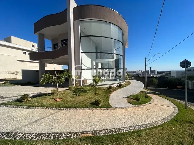 Casa com 380m² 4 quartos e 5 banheiros, à venda, no bairro Swiss Park em Campinas
