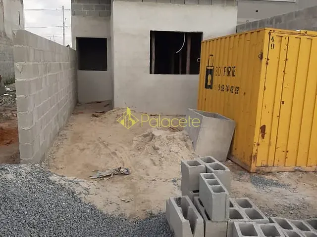 Casa com 125m² 2 quartos e 1 banheiro, à venda, no bairro Residencial e Comercial Portal dos Eucaliptos em Pindamonhangaba