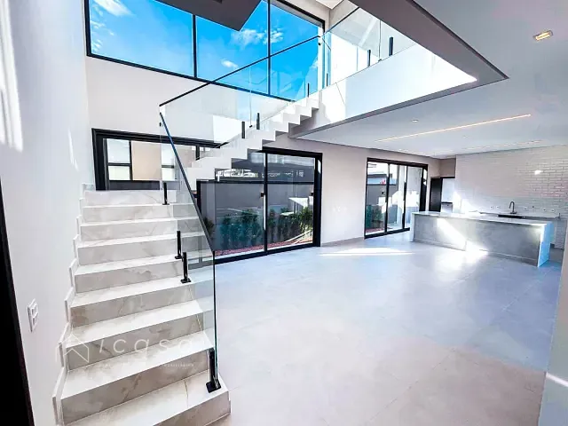Casa com 279m² 4 quartos e 5 banheiros, à venda, no bairro Recanto dos Eucaliptos em São José dos Campos