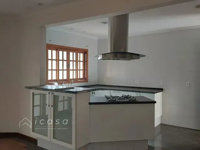 Casa com 300m² 4 quartos e 4 banheiros, à venda, no bairro Jardim San Marino em São José dos Campos