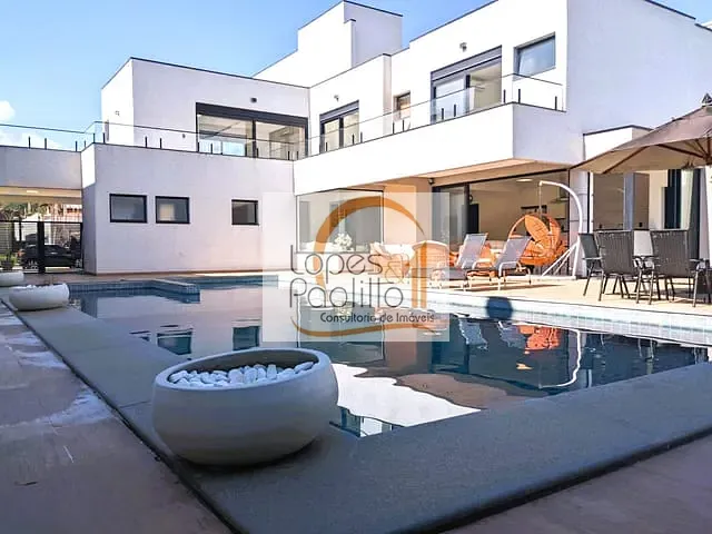 Casa com 780m² 4 quartos e 6 banheiros, à venda, no bairro Residencial Green Village em Atibaia