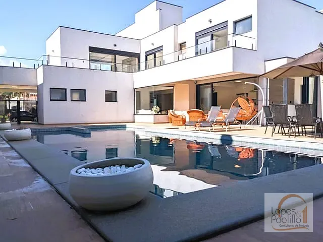 Casa com 780m² 4 quartos e 6 banheiros, à venda, no bairro Residencial Green Village em Atibaia