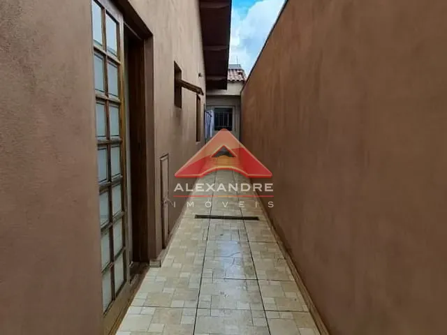 Casa com 252m² 3 quartos e 4 banheiros, à venda, no bairro Jardim Valparaíba em São José dos Campos