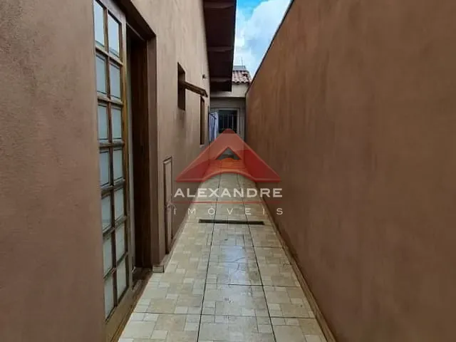 Casa com 252m² 3 quartos e 4 banheiros, à venda, no bairro Jardim Valparaíba em São José dos Campos
