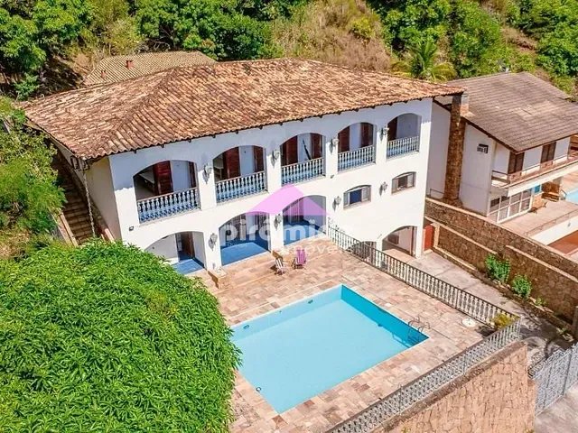 Casa com 880m² 7 quartos e 7 banheiros, à venda, no bairro Praia do Arrastão em São Sebastião