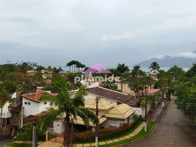 Casa com 880m² 7 quartos e 7 banheiros, à venda, no bairro Praia do Arrastão em São Sebastião