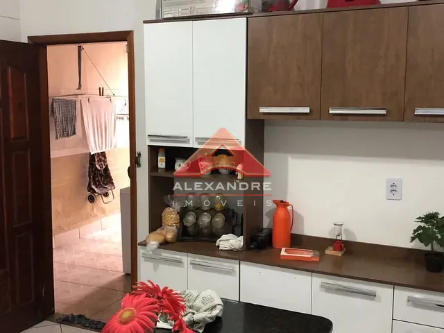Casa com 225m² 3 quartos e 1 banheiro, à venda, no bairro Residencial Armando Moreira Righi em São José dos Campos