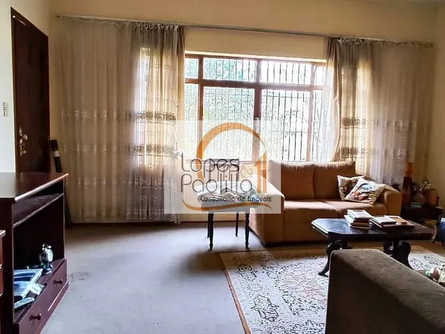 Casa com 377m² 4 quartos e 2 banheiros, à venda ou para alugar, no bairro Centro em Atibaia