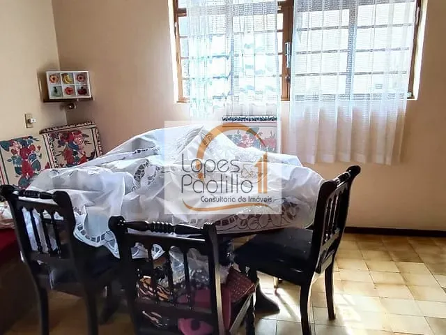 Casa com 377m² 4 quartos e 2 banheiros, à venda ou para alugar, no bairro Centro em Atibaia