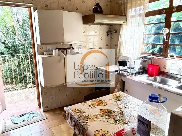 Casa com 377m² 4 quartos e 2 banheiros, à venda ou para alugar, no bairro Centro em Atibaia