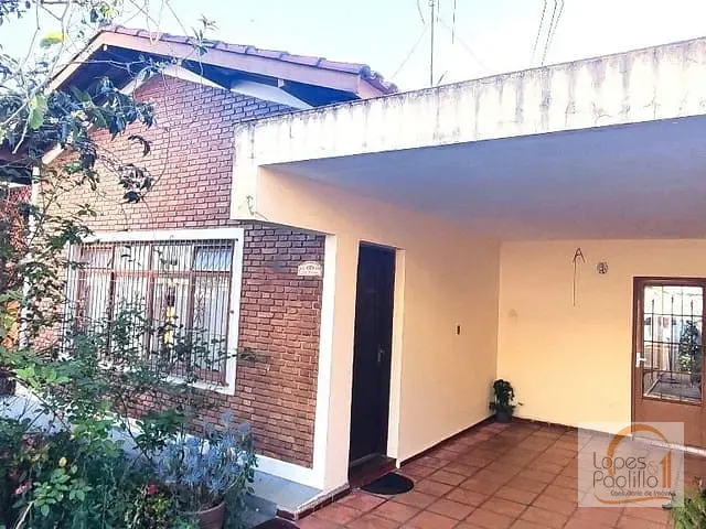 Casa com 377m² 4 quartos e 2 banheiros, à venda ou para alugar, no bairro Centro em Atibaia