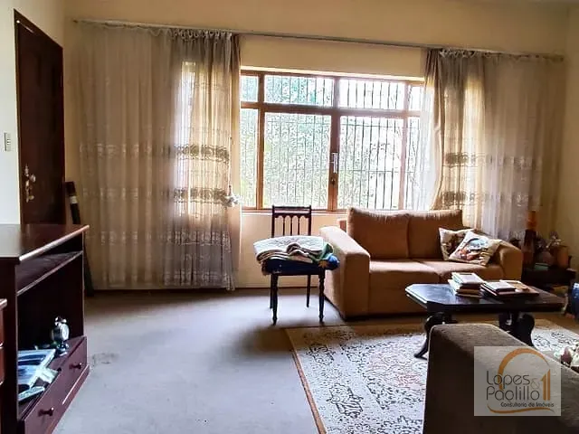 Casa com 377m² 4 quartos e 2 banheiros, à venda ou para alugar, no bairro Centro em Atibaia