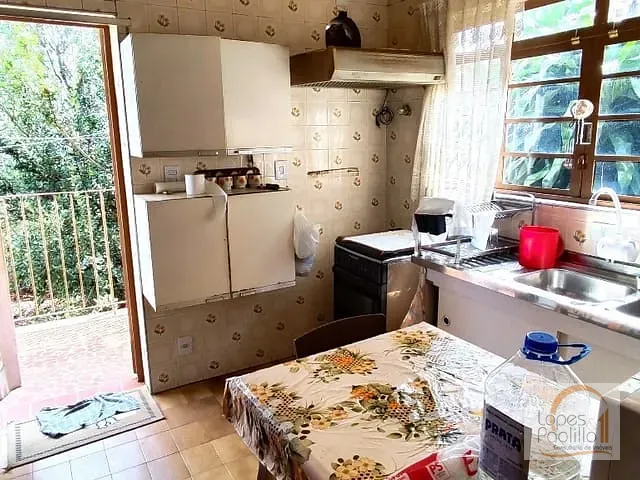 Casa com 377m² 4 quartos e 2 banheiros, à venda ou para alugar, no bairro Centro em Atibaia