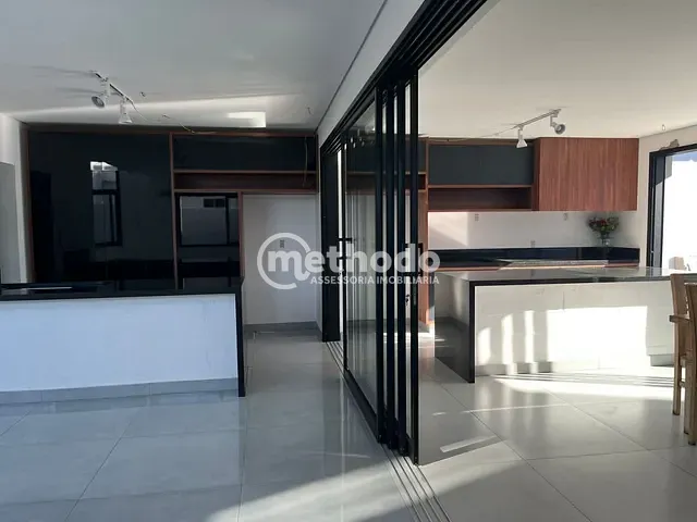 Casa com 360m² 4 quartos e 5 banheiros, à venda, no bairro Swiss Park em Campinas