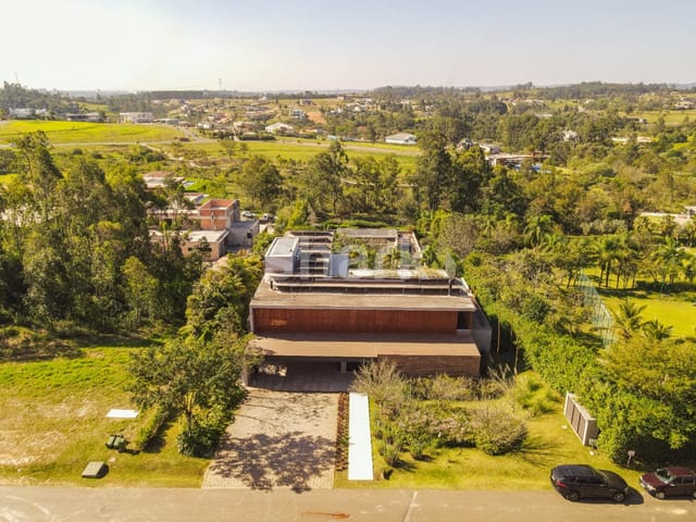 Casa com 2050m² 6 quartos e 9 banheiros, à venda, no bairro Itu em Itu