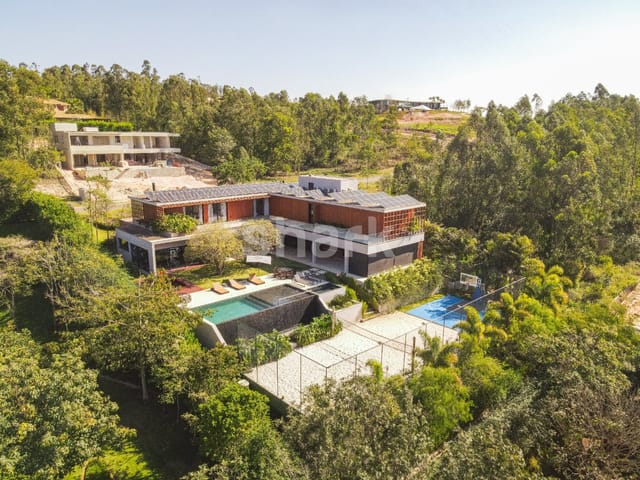 Casa com 2050m² 6 quartos e 9 banheiros, à venda, no bairro Itu em Itu
