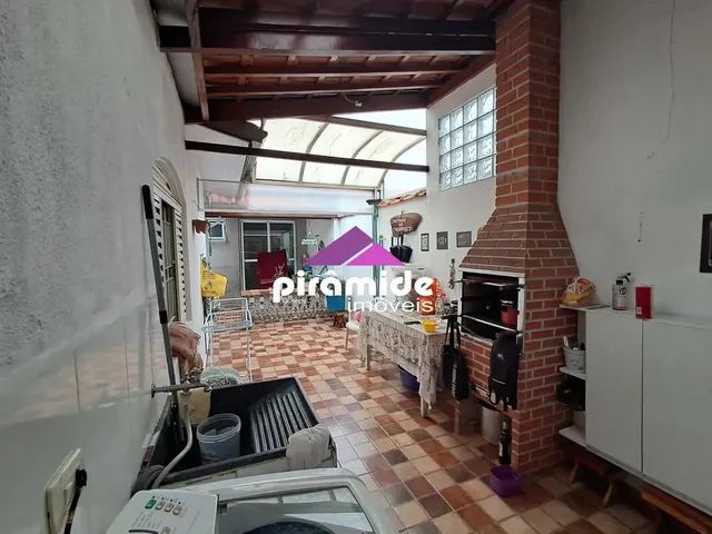 Casa com 151m² 2 quartos e 1 banheiro, à venda, no bairro Trinta e Um de Março em São José Dos Campos