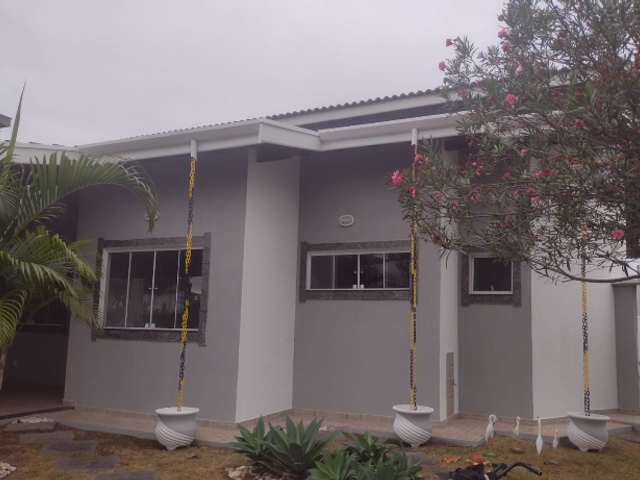 Casa com 260m² 4 quartos e 2 banheiros, à venda ou para alugar, no bairro Campos do Conde em Tremembé