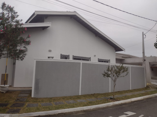 Casa com 260m² 4 quartos e 2 banheiros, à venda ou para alugar, no bairro Campos do Conde em Tremembé