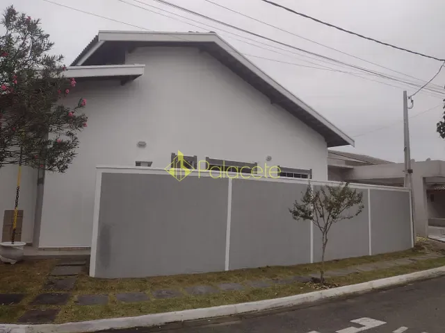 Casa com 260m² 4 quartos e 2 banheiros, à venda ou para alugar, no bairro Campos do Conde em Tremembé