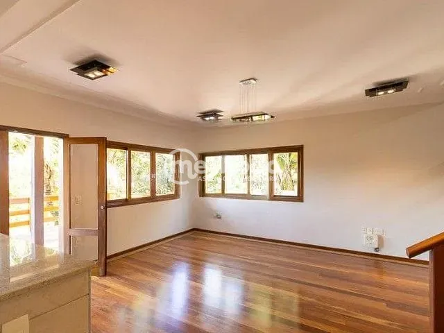 Casa com 800m² 3 quartos e 3 banheiros, à venda, no bairro Caminhos de San Conrado em Campinas