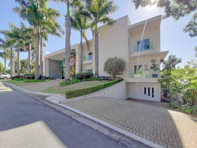 Casa com 2000m² 7 quartos e 10 banheiros, à venda, no bairro Residencial Tambore III em Santana de Parnaíba