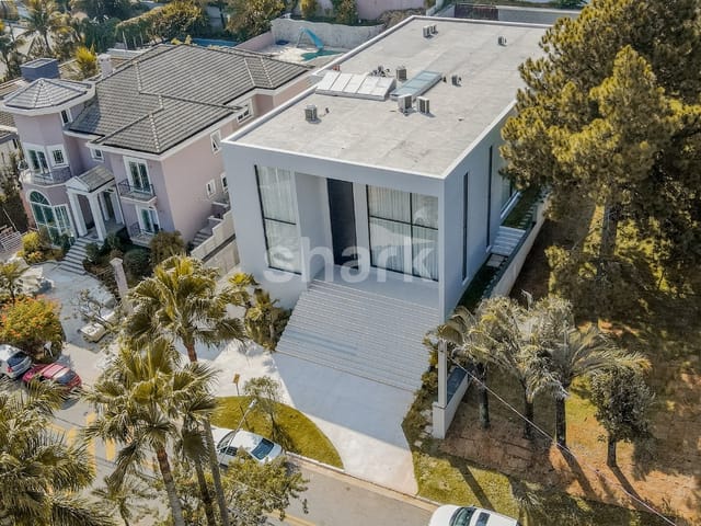 Casa com 1100m² 6 quartos e 9 banheiros, à venda, no bairro Tamboré em Santana de Parnaíba