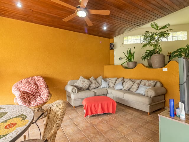 Casa com 1000m² 2 quartos e 2 banheiros, à venda, no bairro Chácara Jaraguá em São Paulo