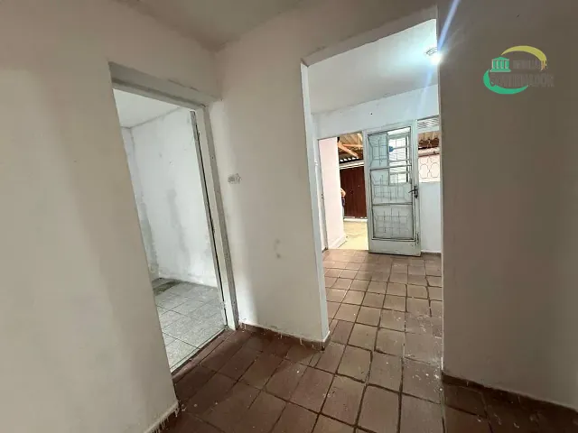 Casa 2 quartos e 1 banheiro, para alugar, no bairro Cidade Satélite Íris em Campinas