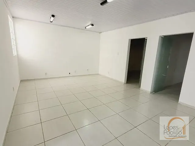Casa 2 quartos e 2 banheiros, para alugar, no bairro Centro em Atibaia