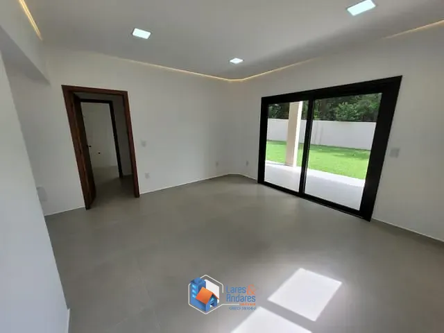 Casa com 420m² 4 quartos e 4 banheiros, à venda, no bairro São João do Rio Vermelho em Florianópolis
