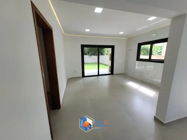 Casa com 420m² 4 quartos e 4 banheiros, à venda, no bairro São João do Rio Vermelho em Florianópolis
