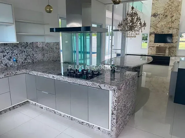 Casa com 1000m² 4 quartos e 6 banheiros, à venda, no bairro Jardim Residencial Saint Patrick em Sorocaba