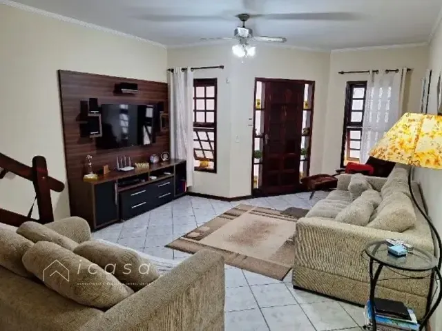 Casa com 187m² 3 quartos e 3 banheiros, à venda, no bairro Jardim Altos de Santana II em Jacareí