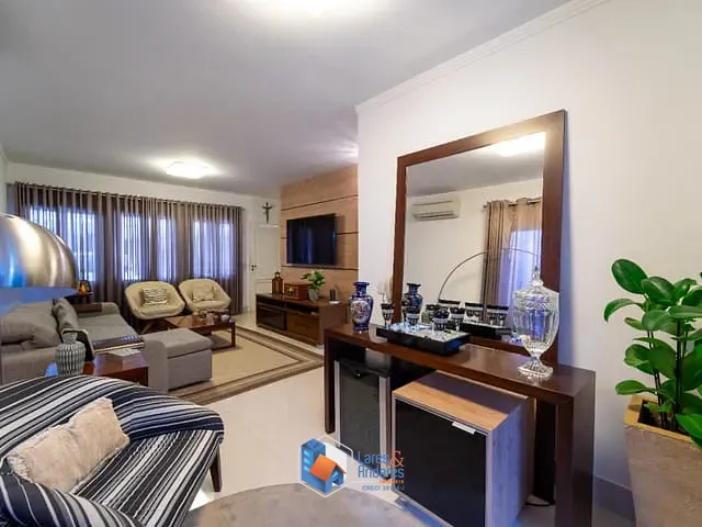 Casa com 354m² 3 quartos e 4 banheiros, à venda, no bairro Engordadouro em Jundiaí