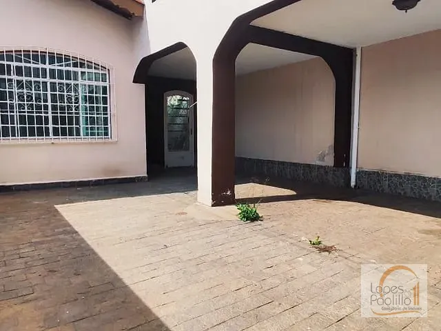 Casa com 150m² 2 quartos e 2 banheiros, à venda ou para alugar, no bairro Atibaia Jardim em Atibaia