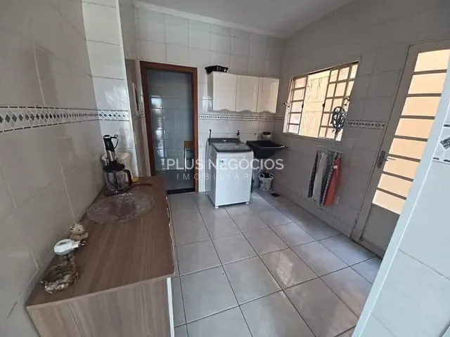 Sobrado 4 quartos e 3 banheiros, à venda, no bairro Jardim do Paço em Sorocaba