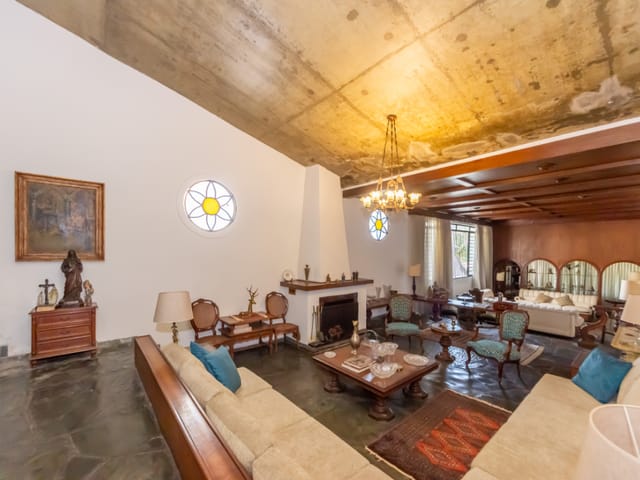 Casa com 650m² 5 quartos e 6 banheiros, à venda, no bairro Campo Belo em São Paulo