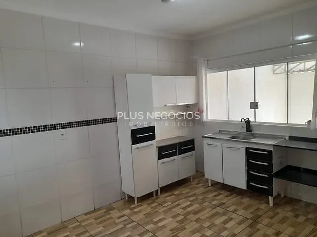 Casa com 140m² 3 quartos e 2 banheiros, para alugar, no bairro Real Parque em Votorantim