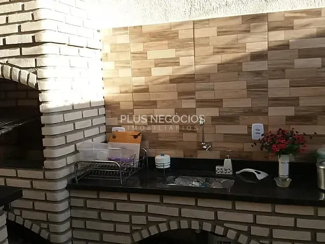 Casa com 140m² 3 quartos e 2 banheiros, para alugar, no bairro Real Parque em Votorantim